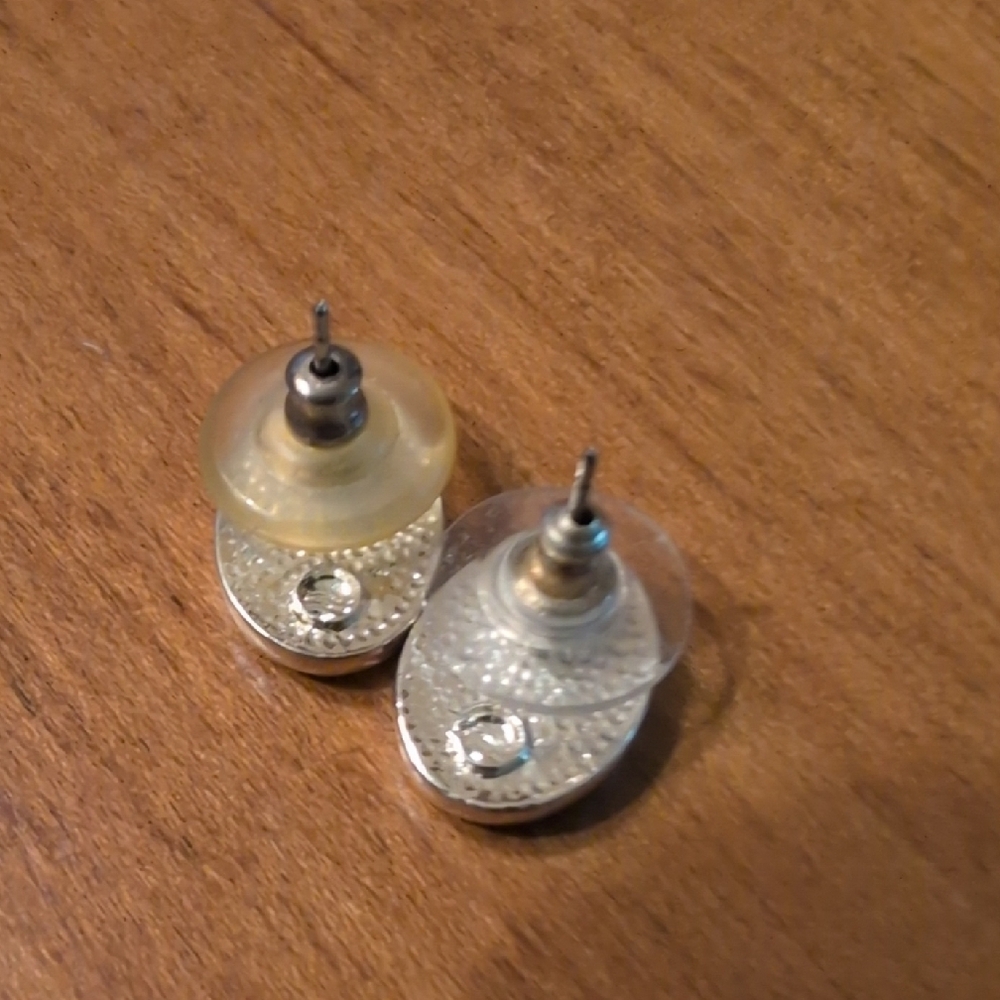 Elegant Black and Silver Oval Earrings - Picture 2 of 2